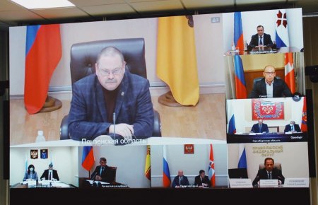 Игорь Комаров провел совещание с главами регионов ПФО