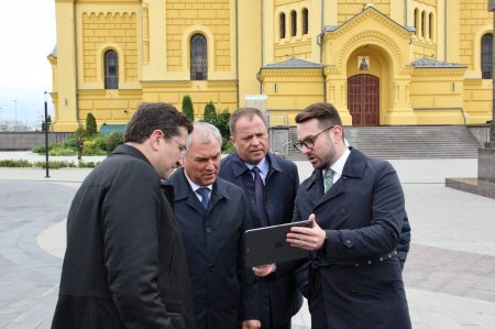 Вячеслав Володин и Игорь Комаров обсудили законодательные инициативы молодых парламентариев