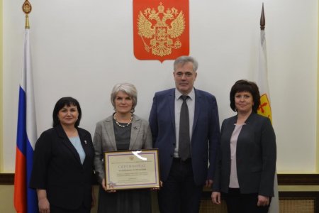 Главный федеральный инспектор вручил сертификат призеру общественного проекта «Герои Отечества»