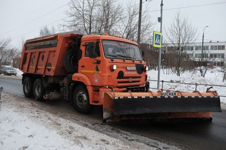 Для зимнего содержания дорог Кировской области привлекут более 800 единиц техники.